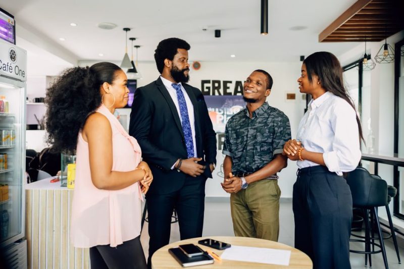 Employee-to-Employee Training: Build Peer Knowledge Sharing